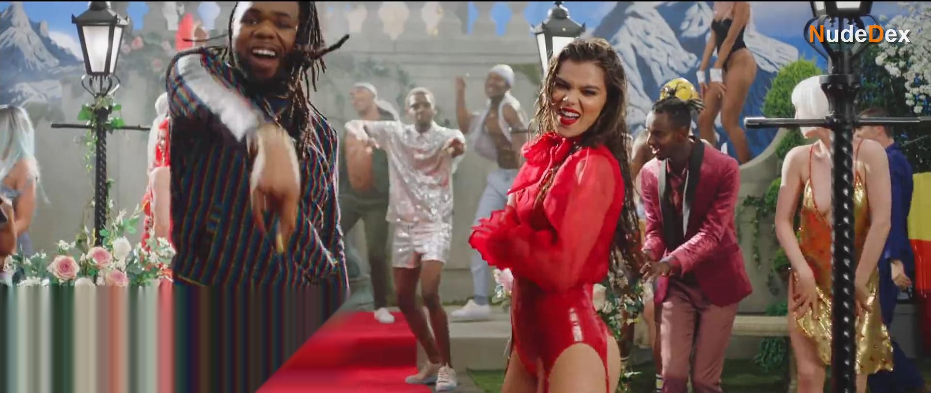 Hailee Steinfeld in Colour, photo 2