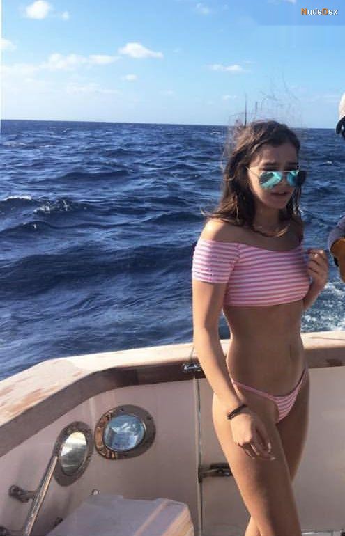 Hailee Steinfeld in Hailee Steinfeld Bikini, photo 5