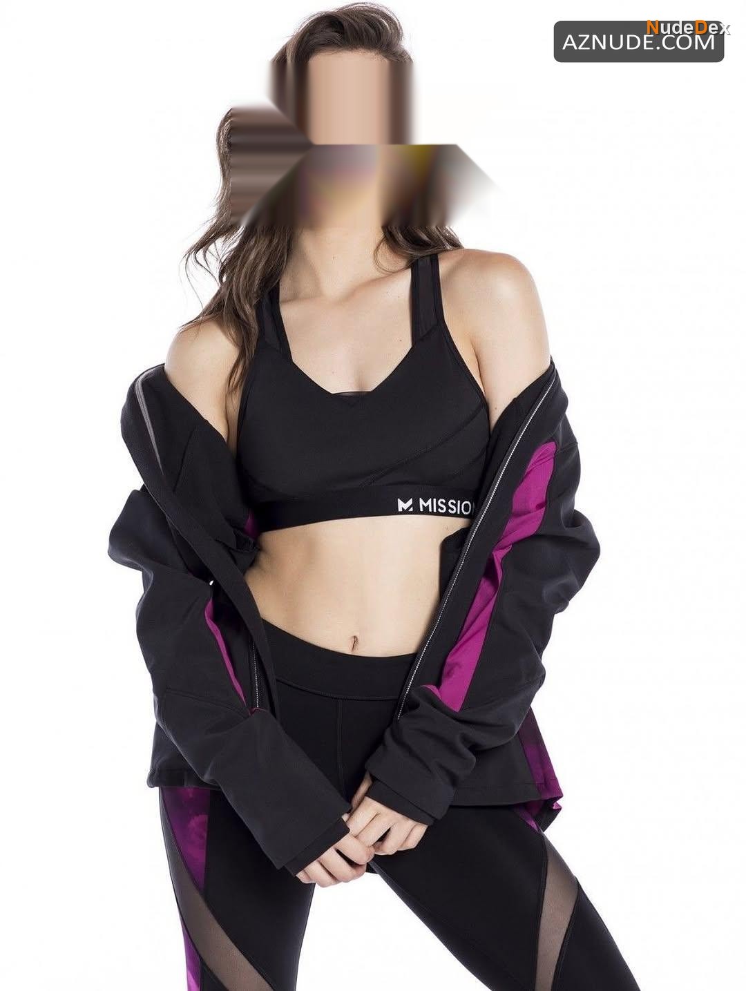 Hailee Steinfeld in The Body Nation, photo 6