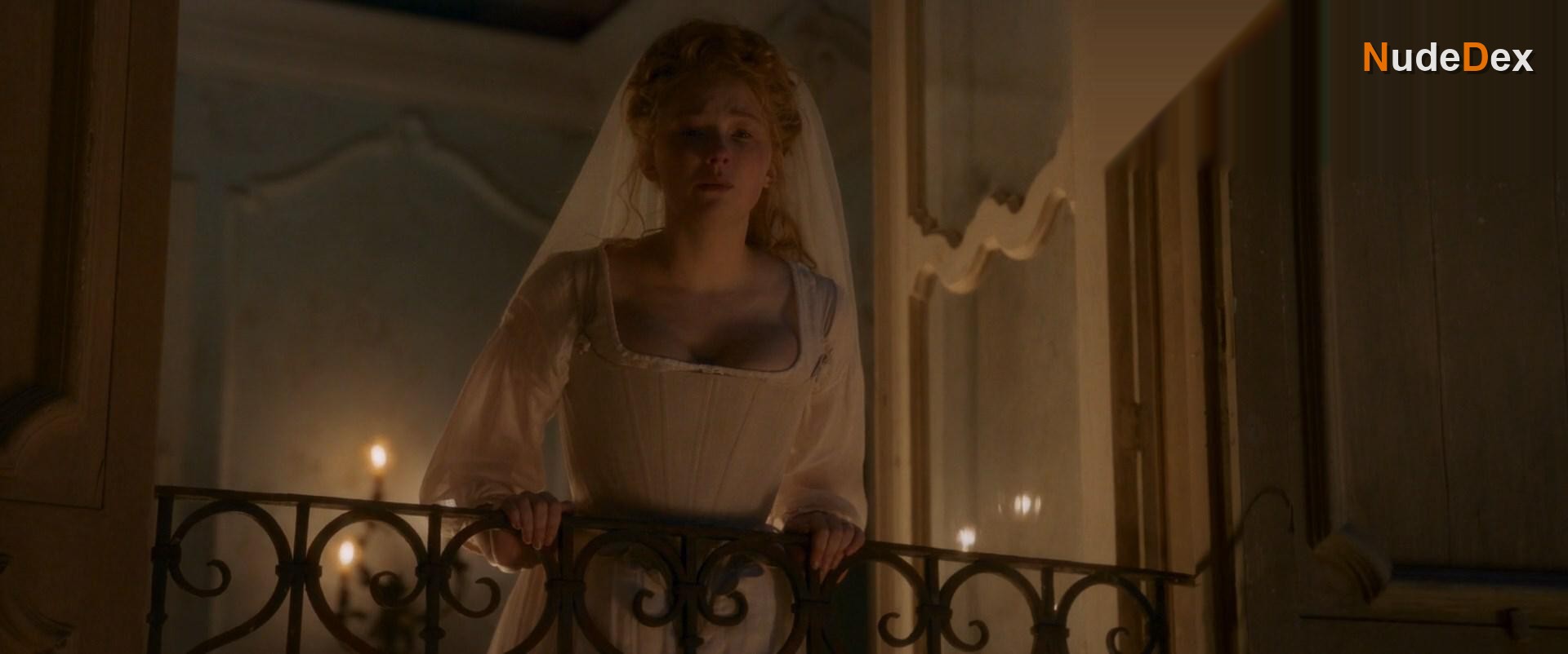 Haley Bennett in Cyrano, photo 2