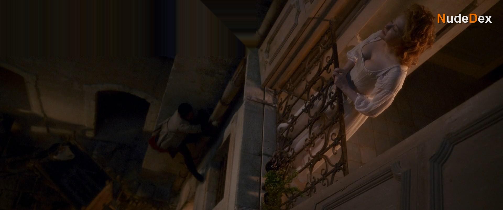 Haley Bennett in Cyrano, photo 3