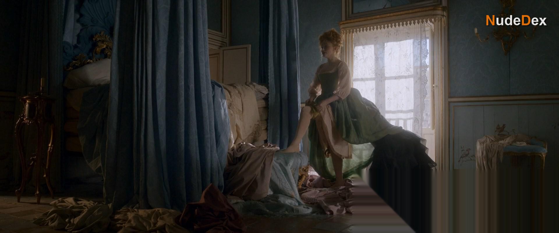 Haley Bennett in Cyrano, photo 6
