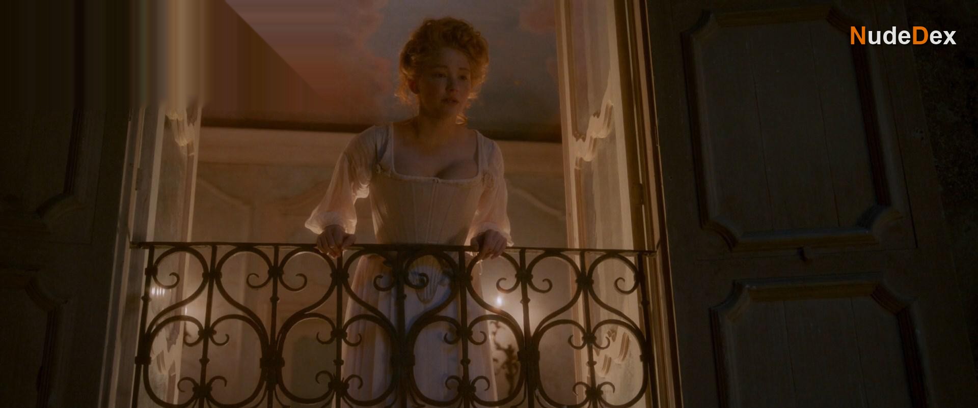 Haley Bennett in Cyrano, photo 9