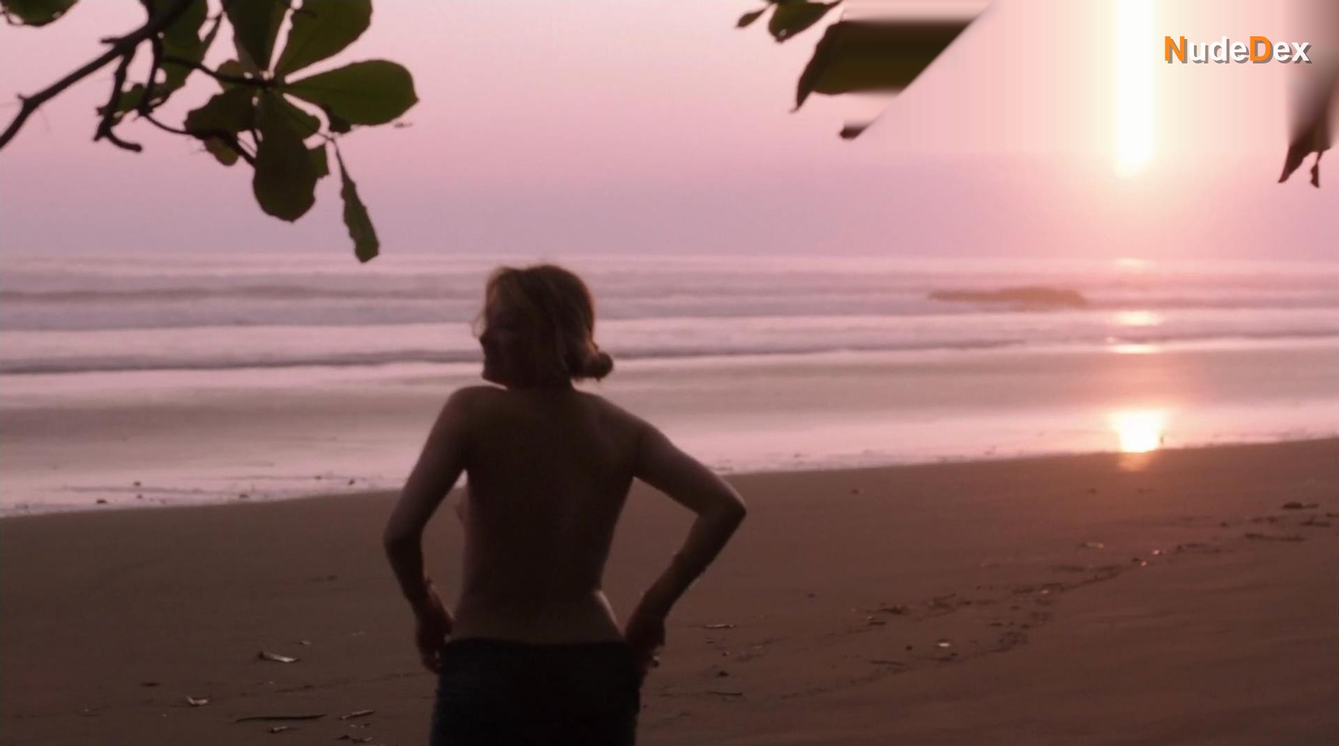 Haley Bennett in Deep Powder, photo 5