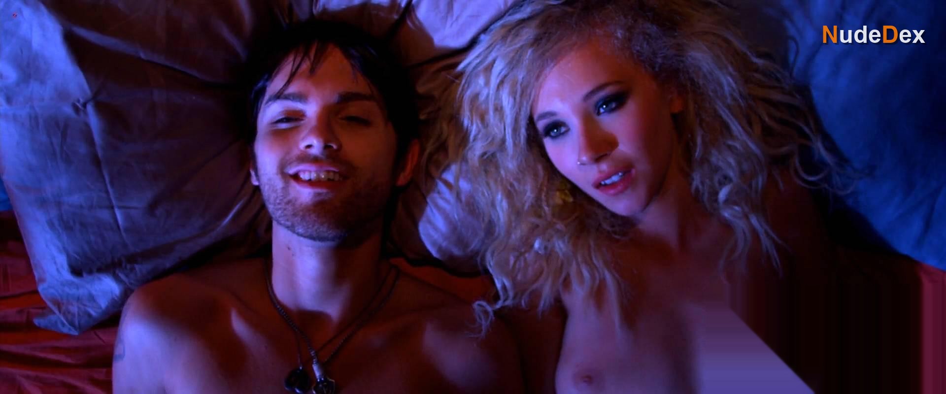 Haley Bennett in Kaboom, photo 16