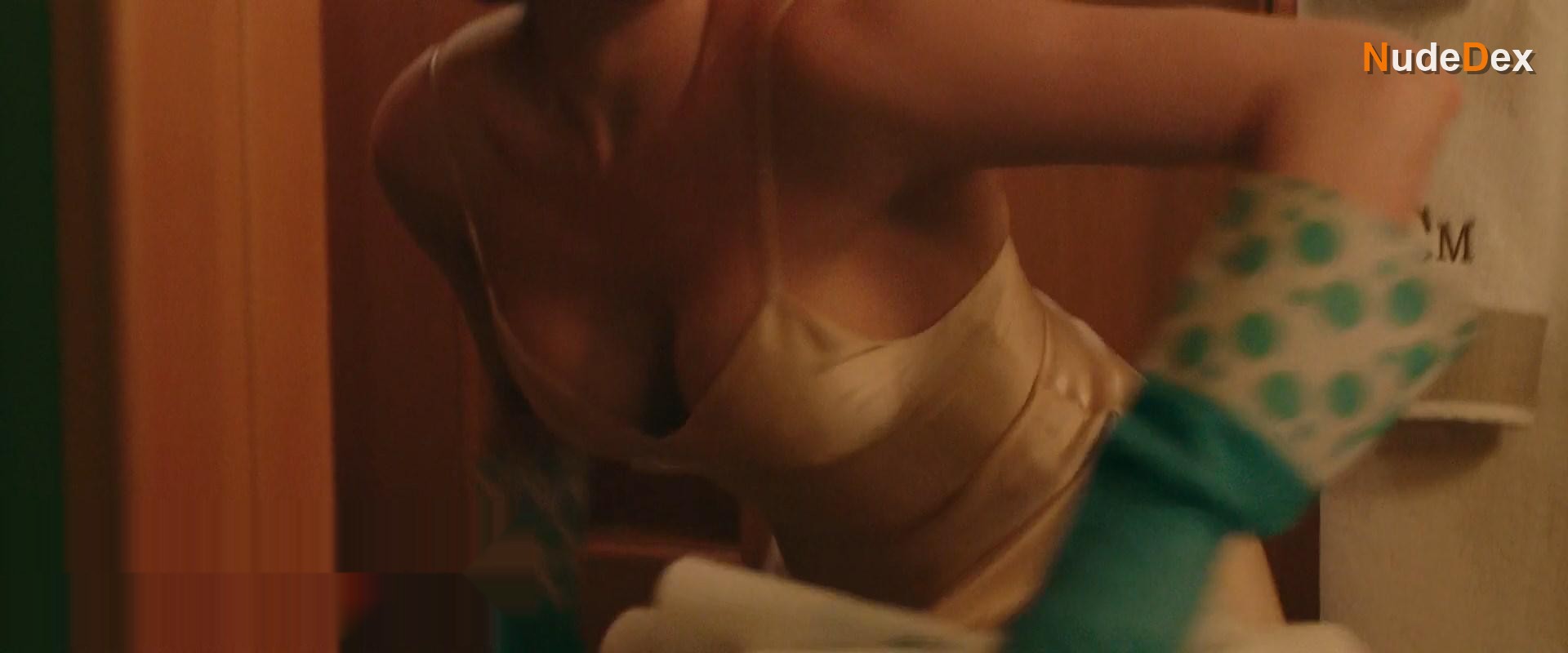 Haley Bennett in Swallow, photo 3