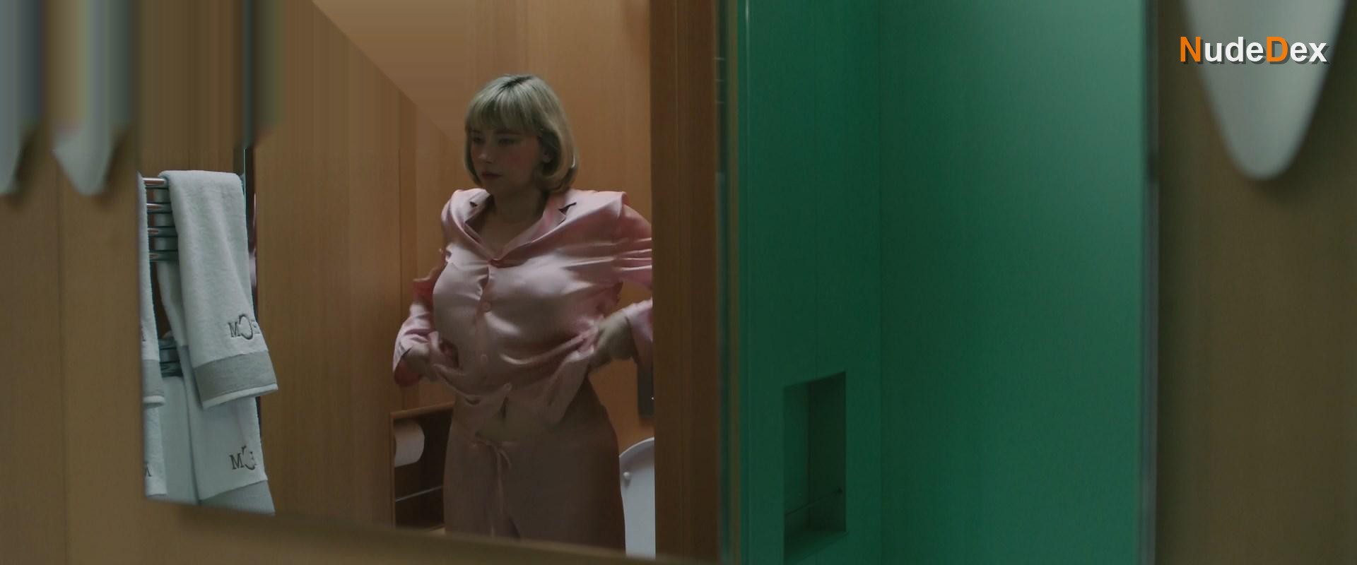 Haley Bennett in Swallow, photo 11
