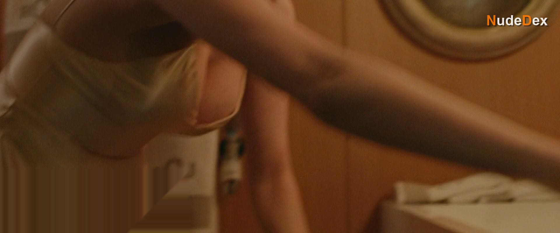 Haley Bennett in Swallow, photo 13