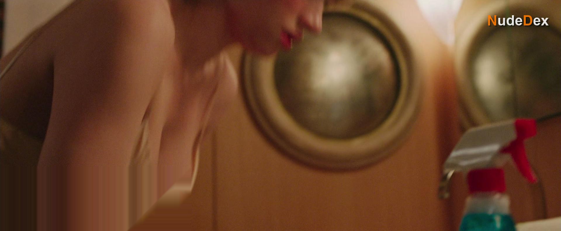 Haley Bennett in Swallow, photo 17