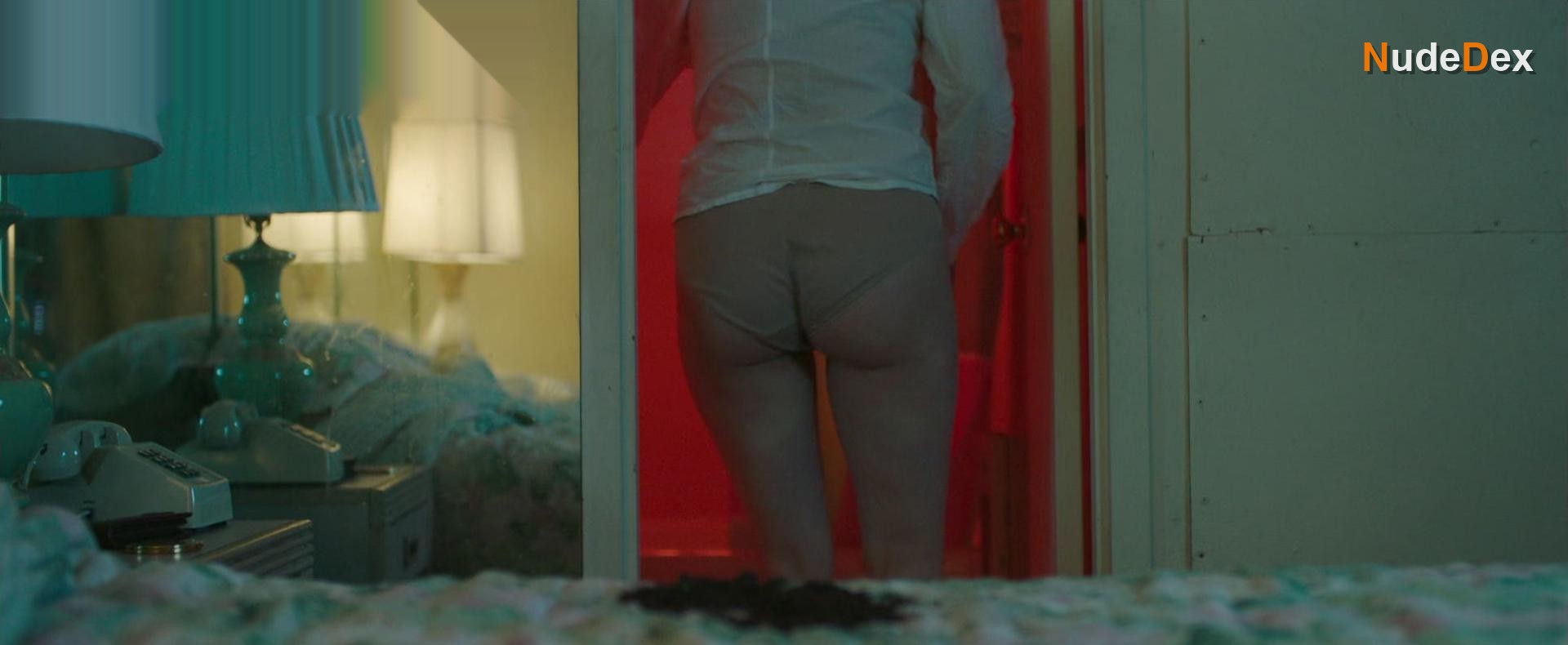 Haley Bennett in Swallow, photo 19