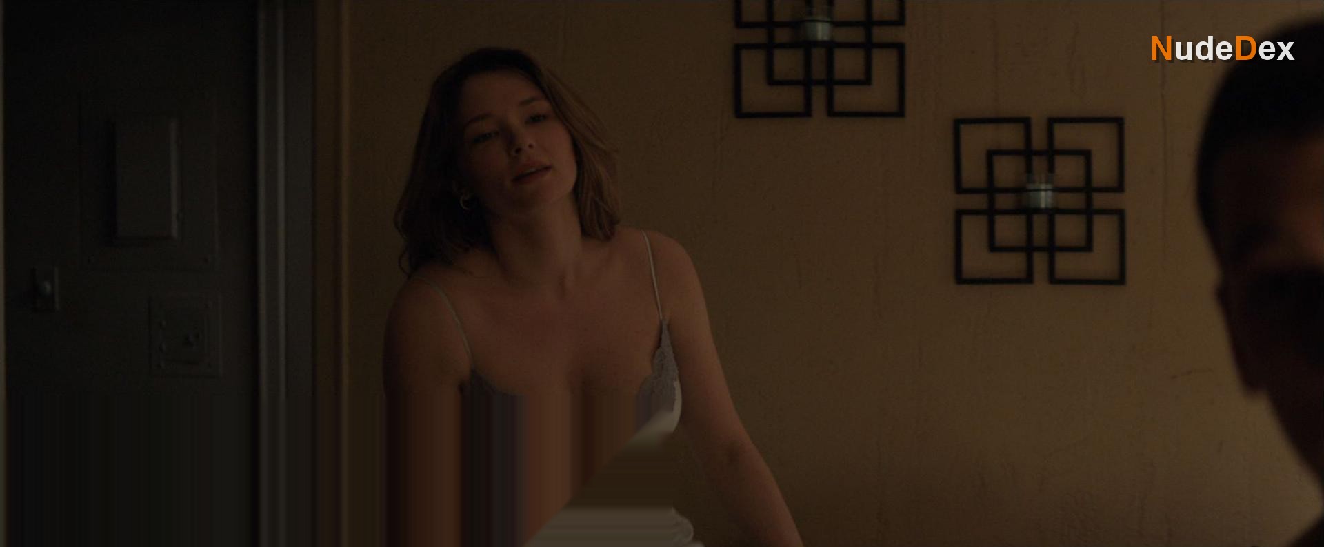 Haley Bennett in Thank You For Your Service, photo 2