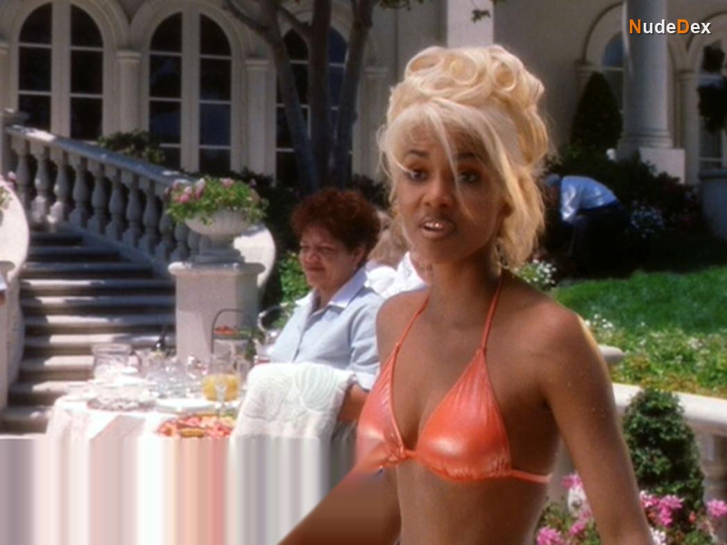 Halle Berry in B A P S, photo 3
