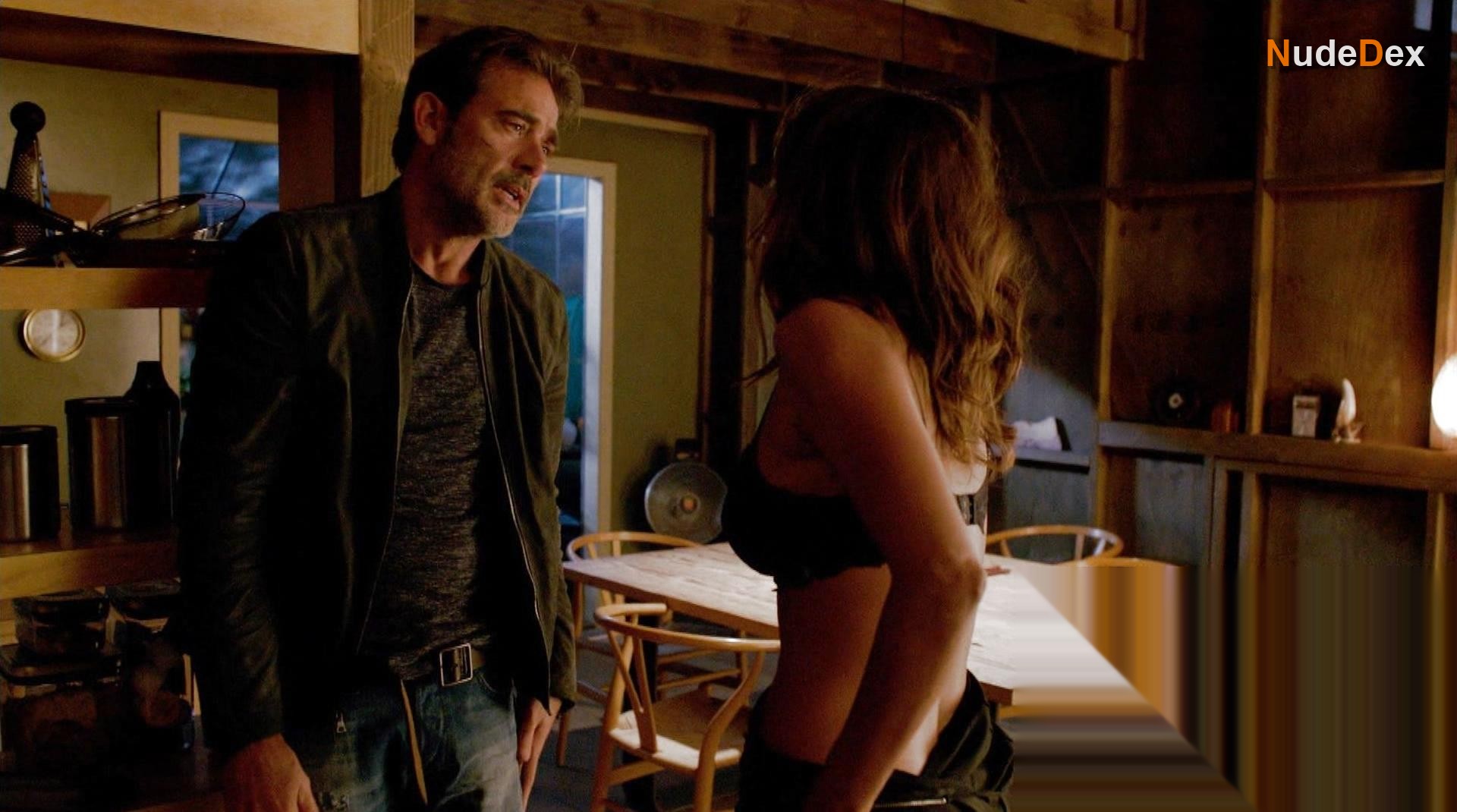 Halle Berry in Extant, photo 2