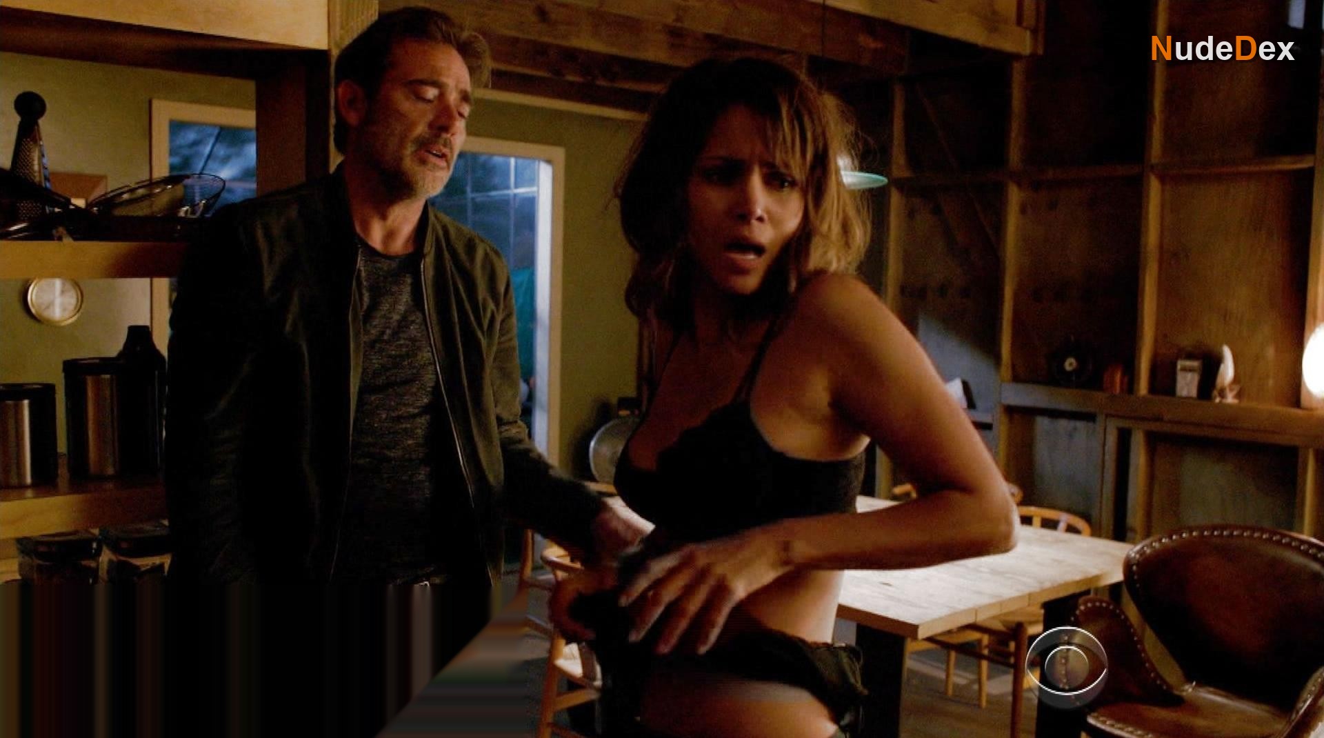 Halle Berry in Extant, photo 3