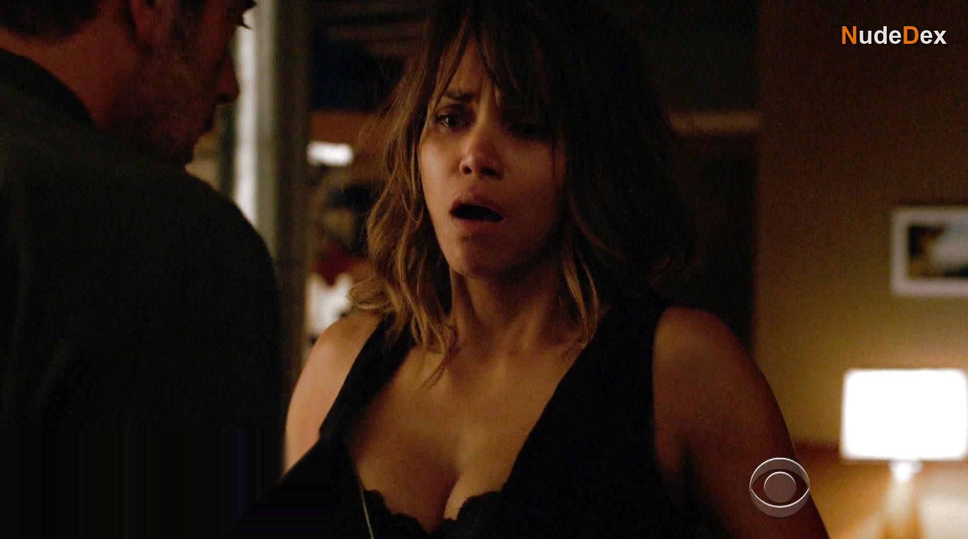 Halle Berry in Extant, photo 4