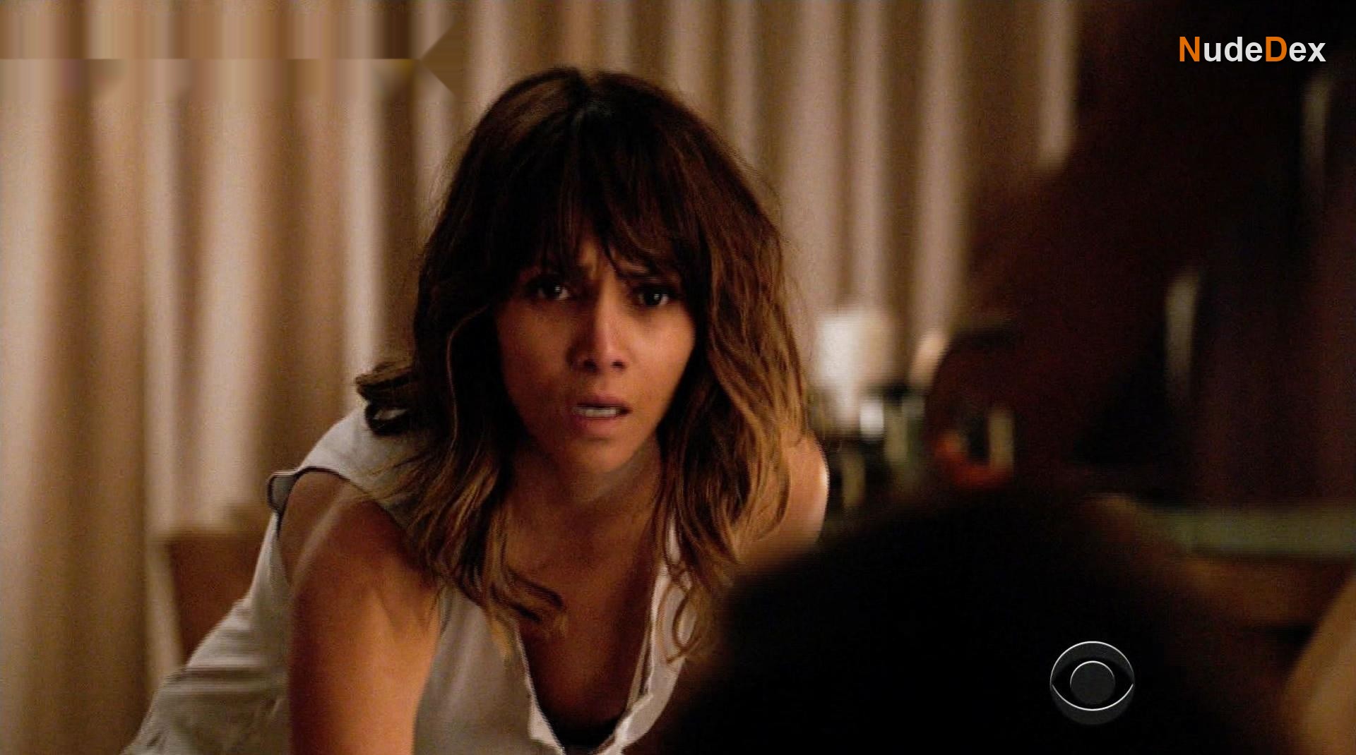Halle Berry in Extant, photo 6