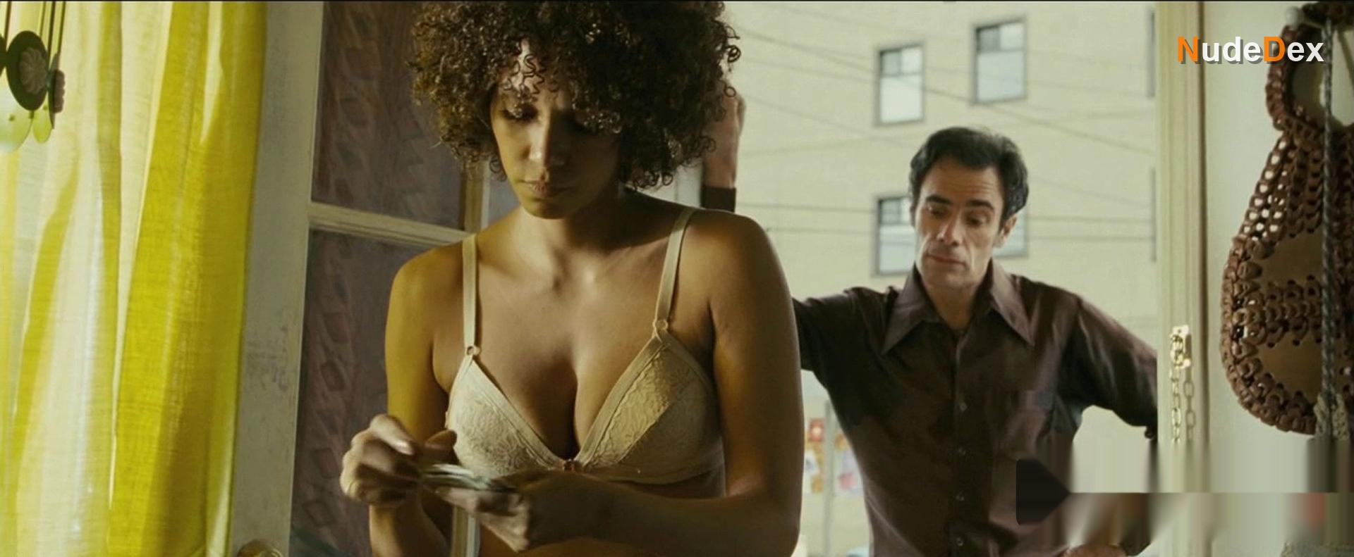 Halle Berry in Frankie Alice, photo 8