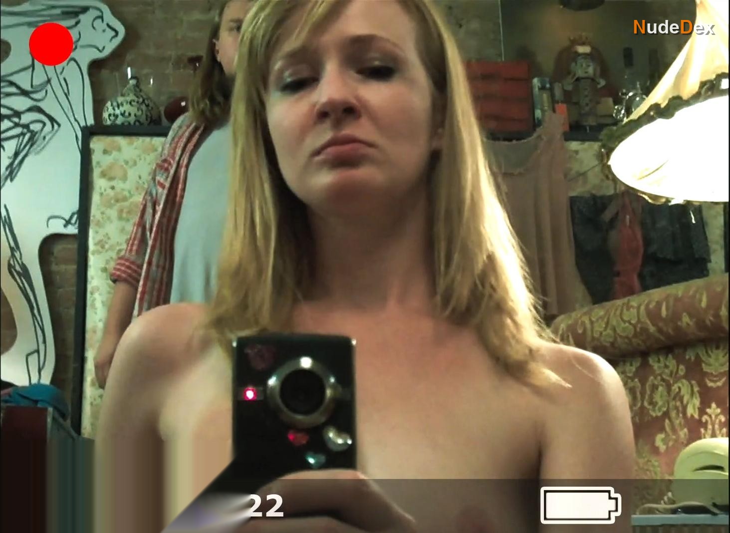 Halley Feiffer in He S Way More Famous Than You, photo 4