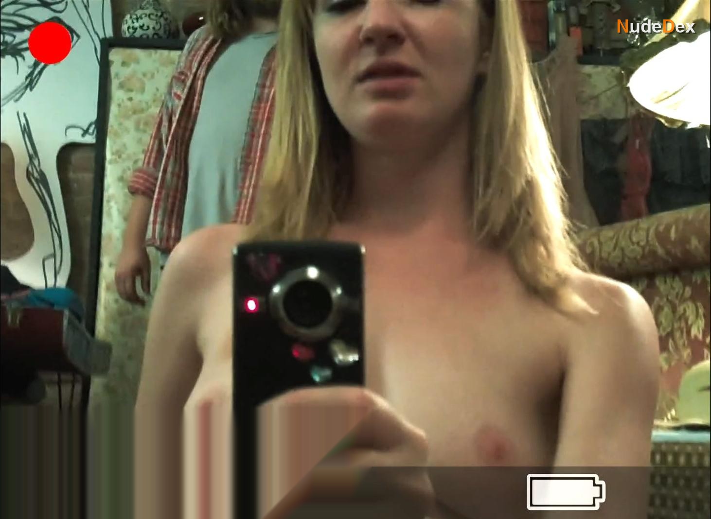 Halley Feiffer in He S Way More Famous Than You, photo 5