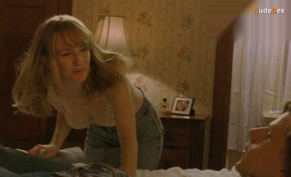 Halley Feiffer in The Squid And The Whale, photo 6
