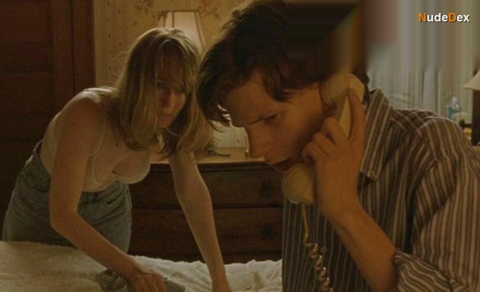 Halley Feiffer in The Squid And The Whale, photo 7