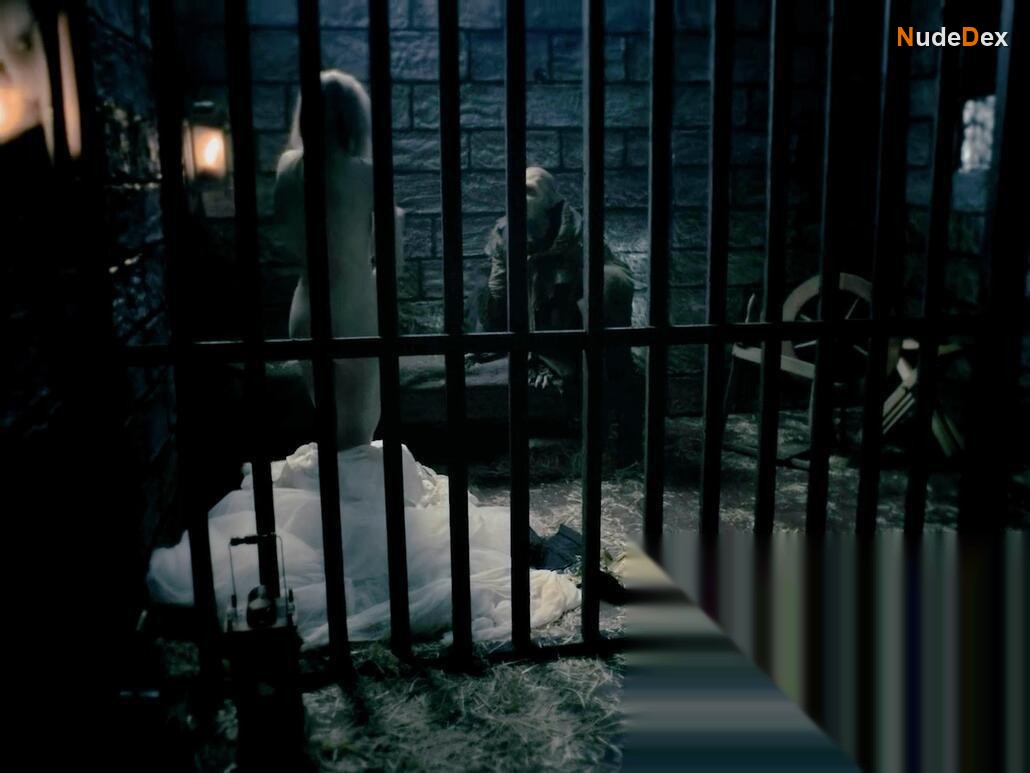 Hannah Baxter-eve in Rumpelstiltskin, photo 2