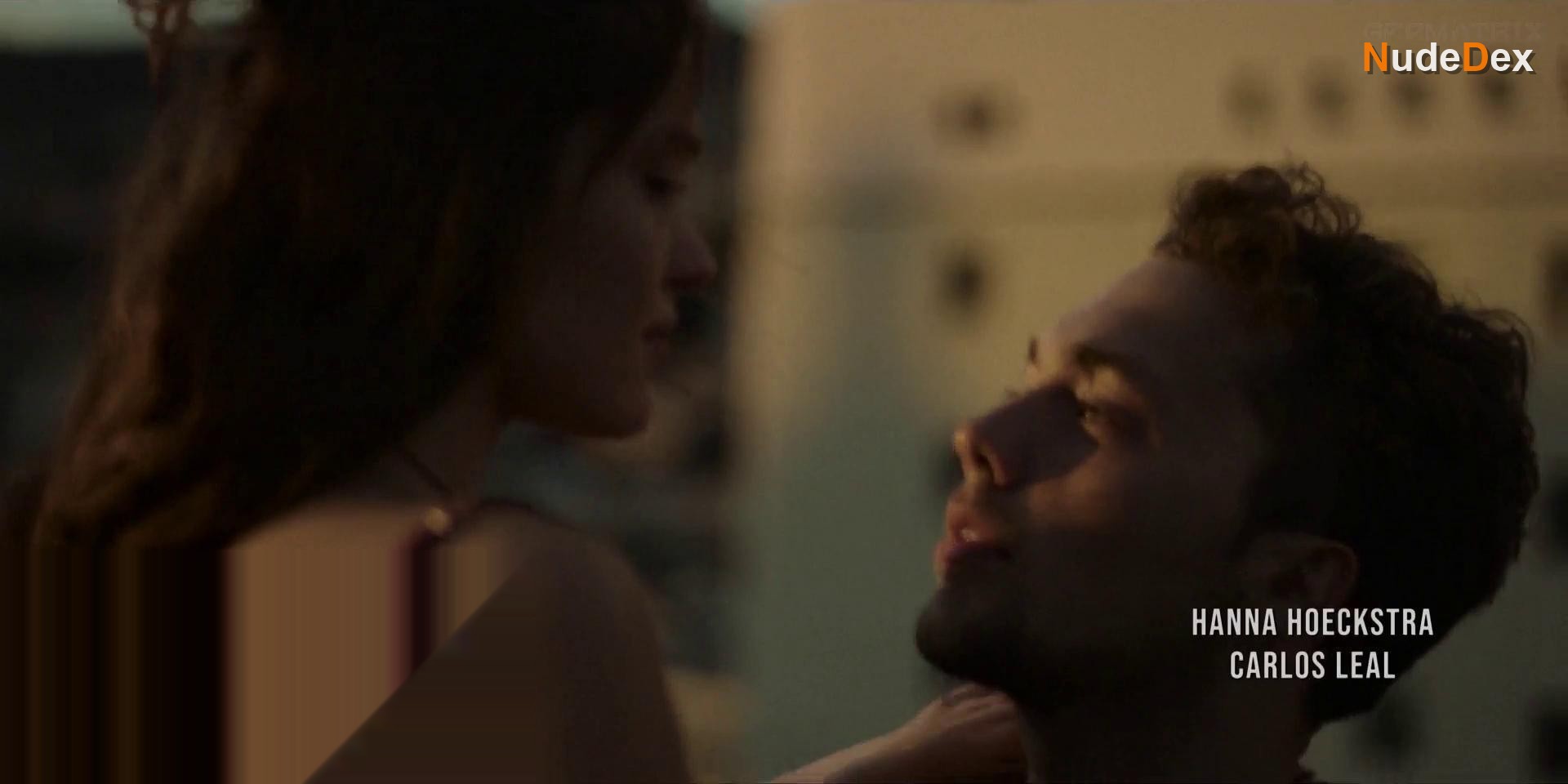 Hannah Hoekstra in Blackout, photo 1