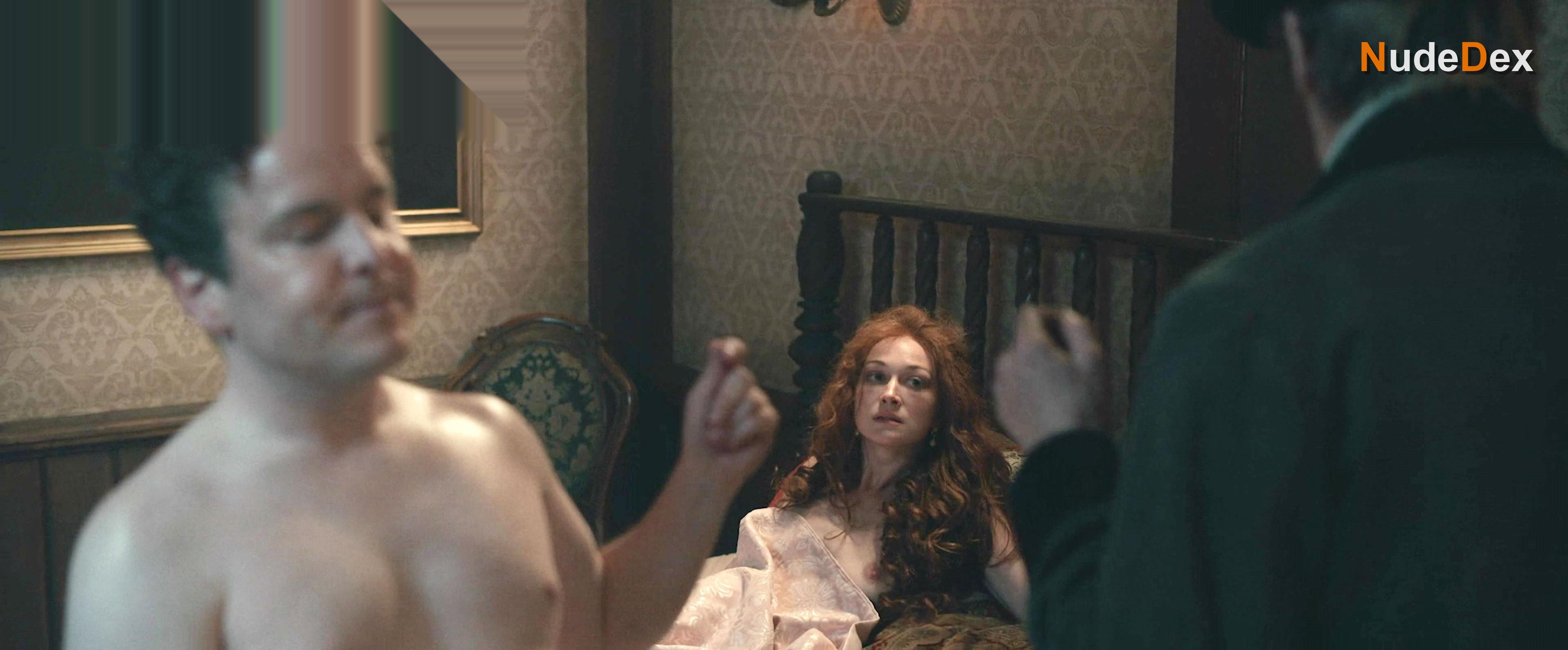Hannah James in The Gray House, photo 1