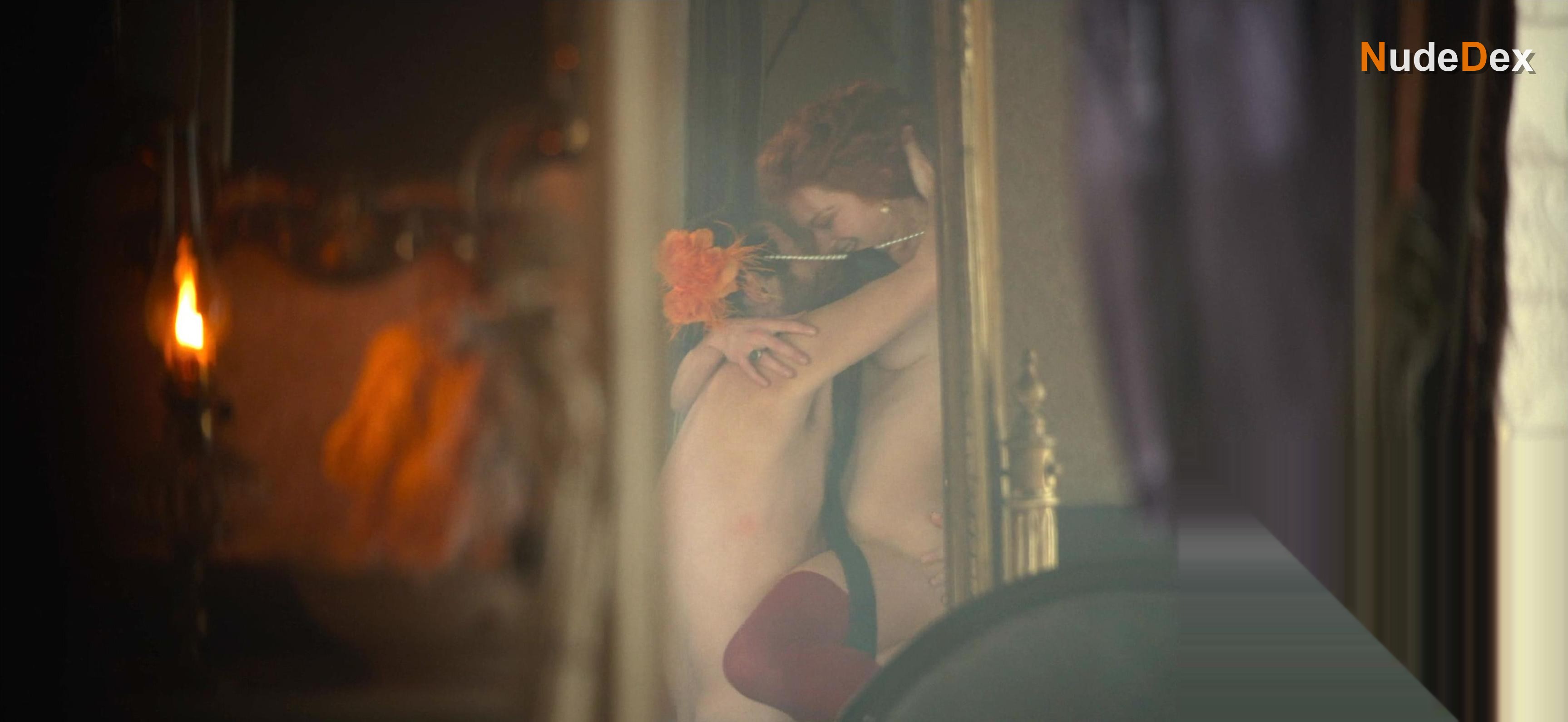 Hannah James in The Gray House, photo 4