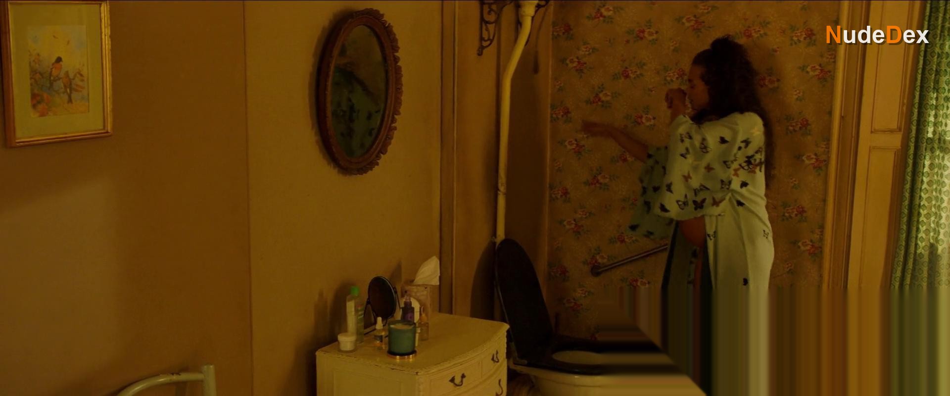 Hannah John-kamen in Unwelcome, photo 3