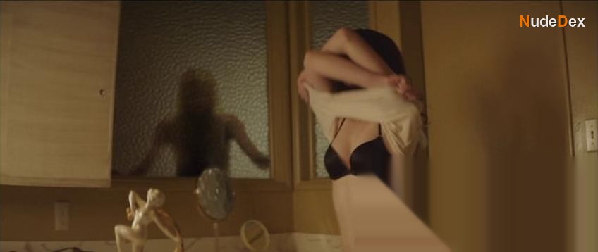 Hannah Marks in Southbound, photo 2