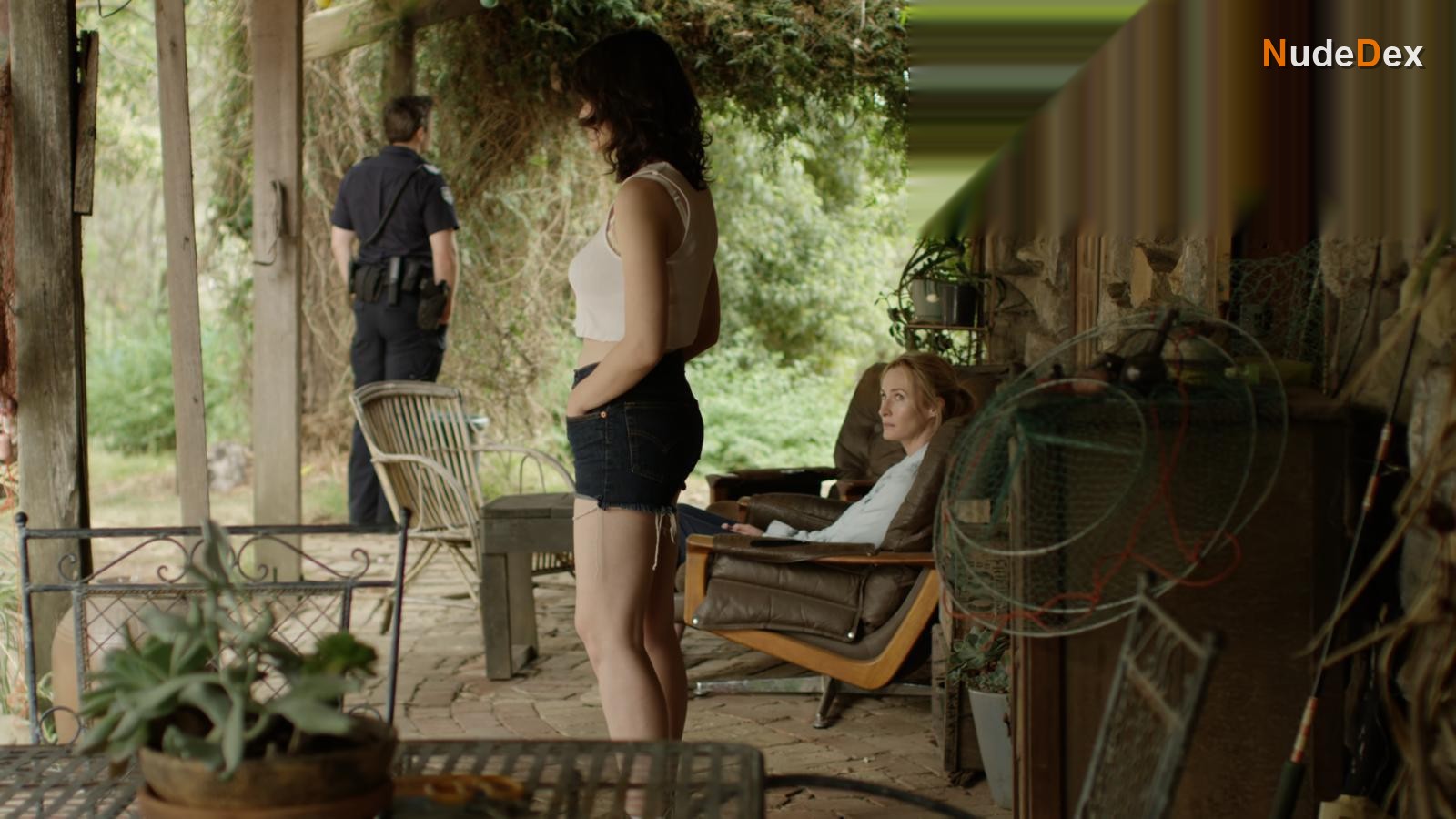 Hannah Monson in Glitch!, photo 21