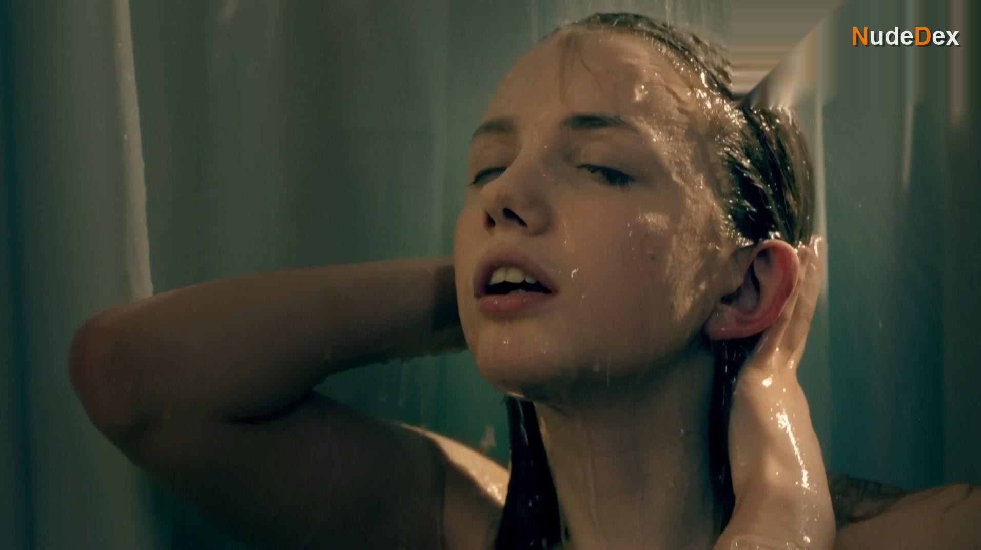 Hannah Murray in Skins, photo 3