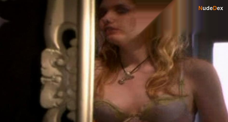 Hannah Murray in Skins, photo 10