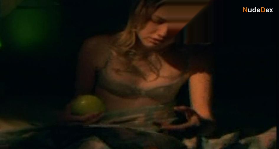 Hannah Murray in Skins, photo 11