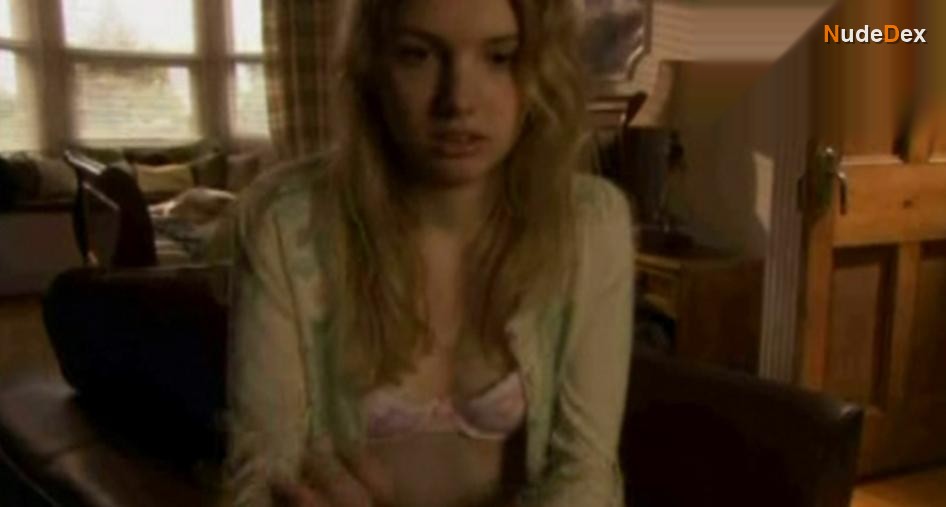 Hannah Murray in Skins, photo 15