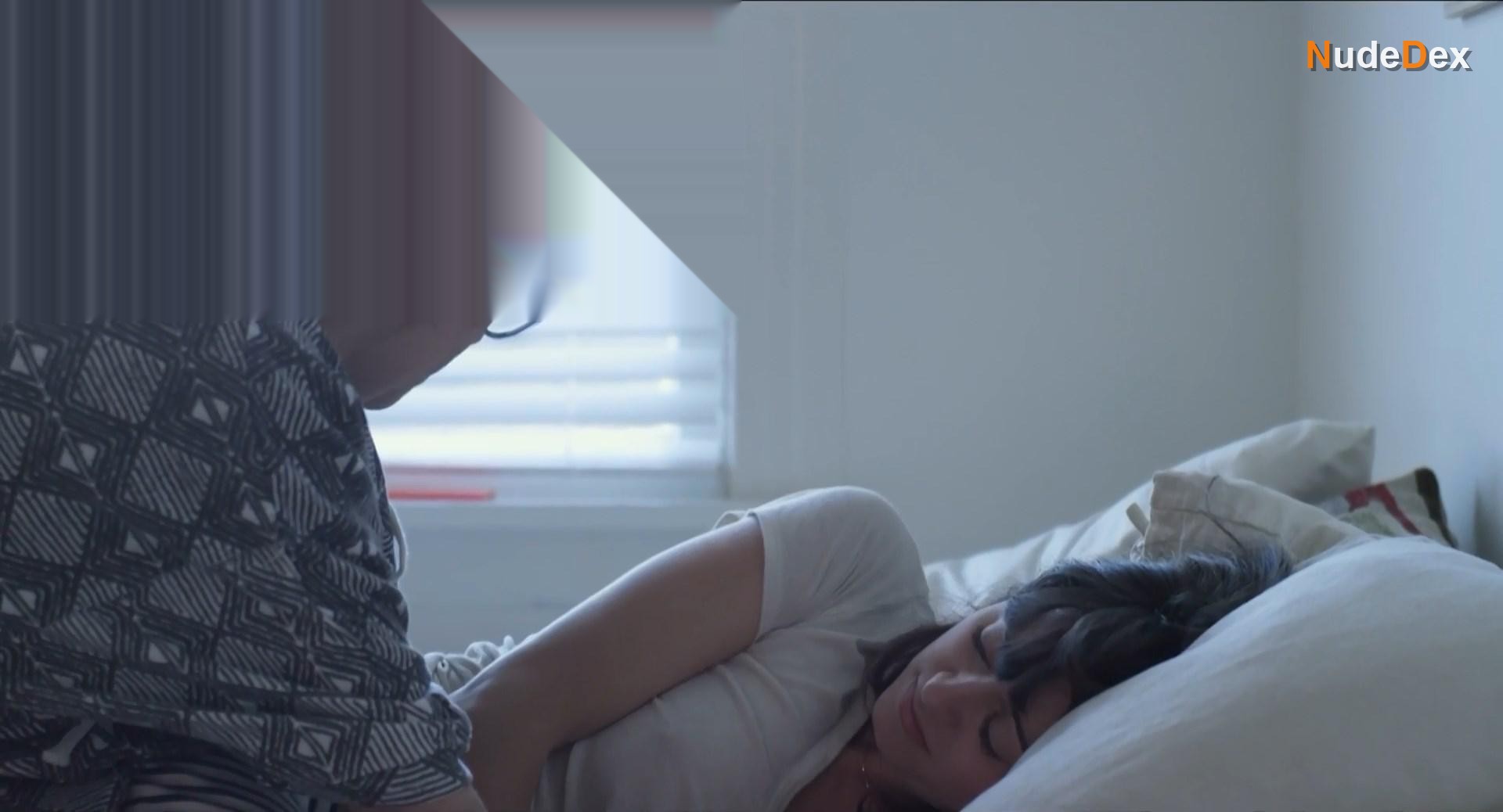 Hannah Pearl Utt in Partners, photo 6