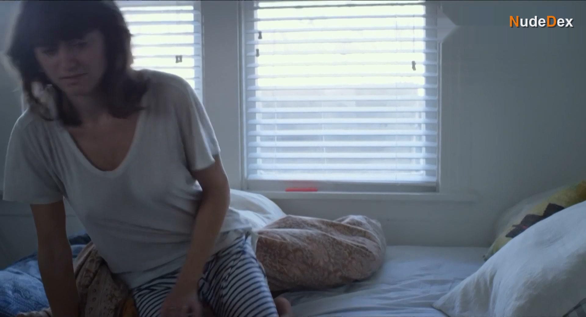 Hannah Pearl Utt in Partners, photo 9