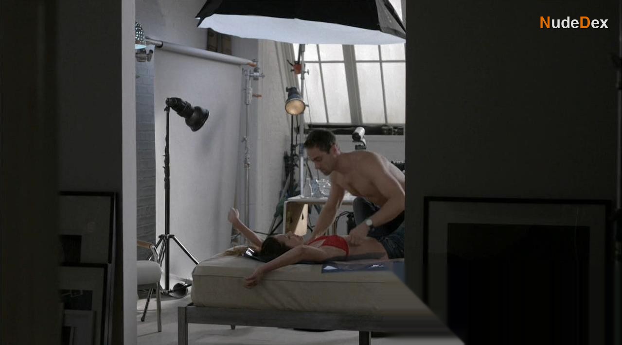 Hannah Ware in Betrayal, photo 2
