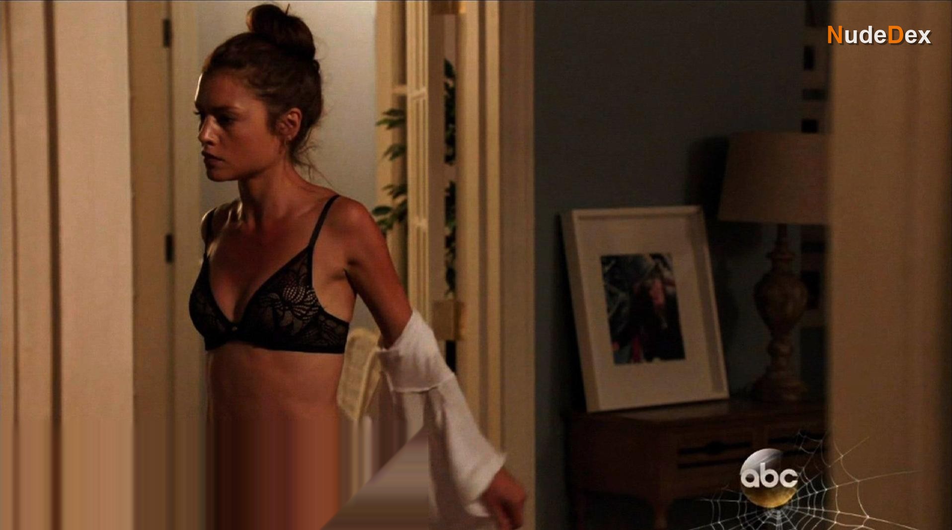 Hannah Ware in Betrayal, photo 6