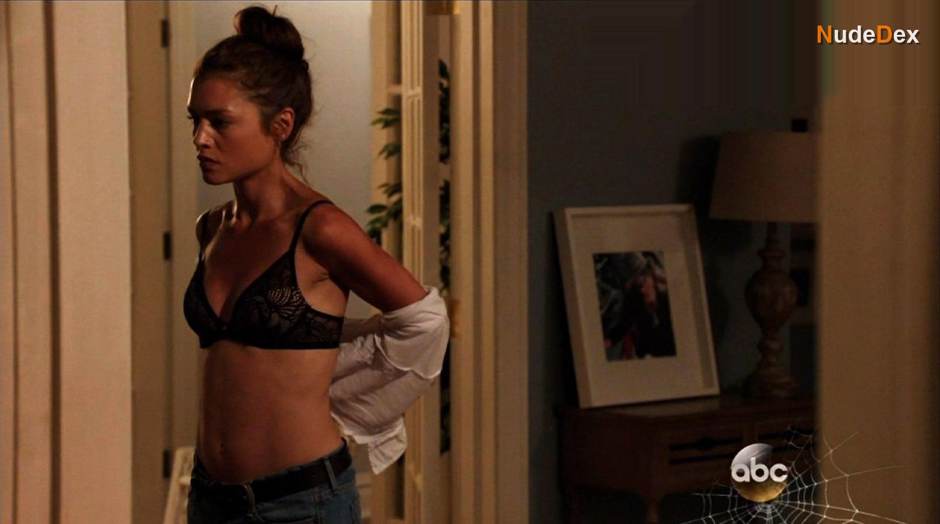 Hannah Ware in Betrayal, photo 7