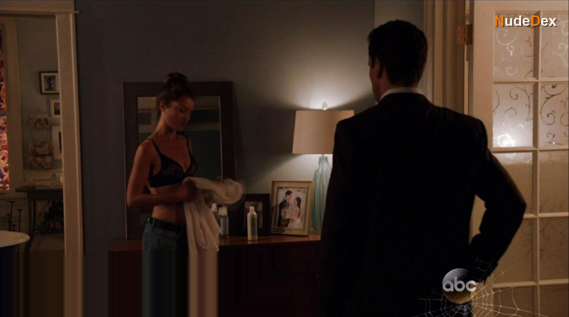Hannah Ware in Betrayal, photo 8