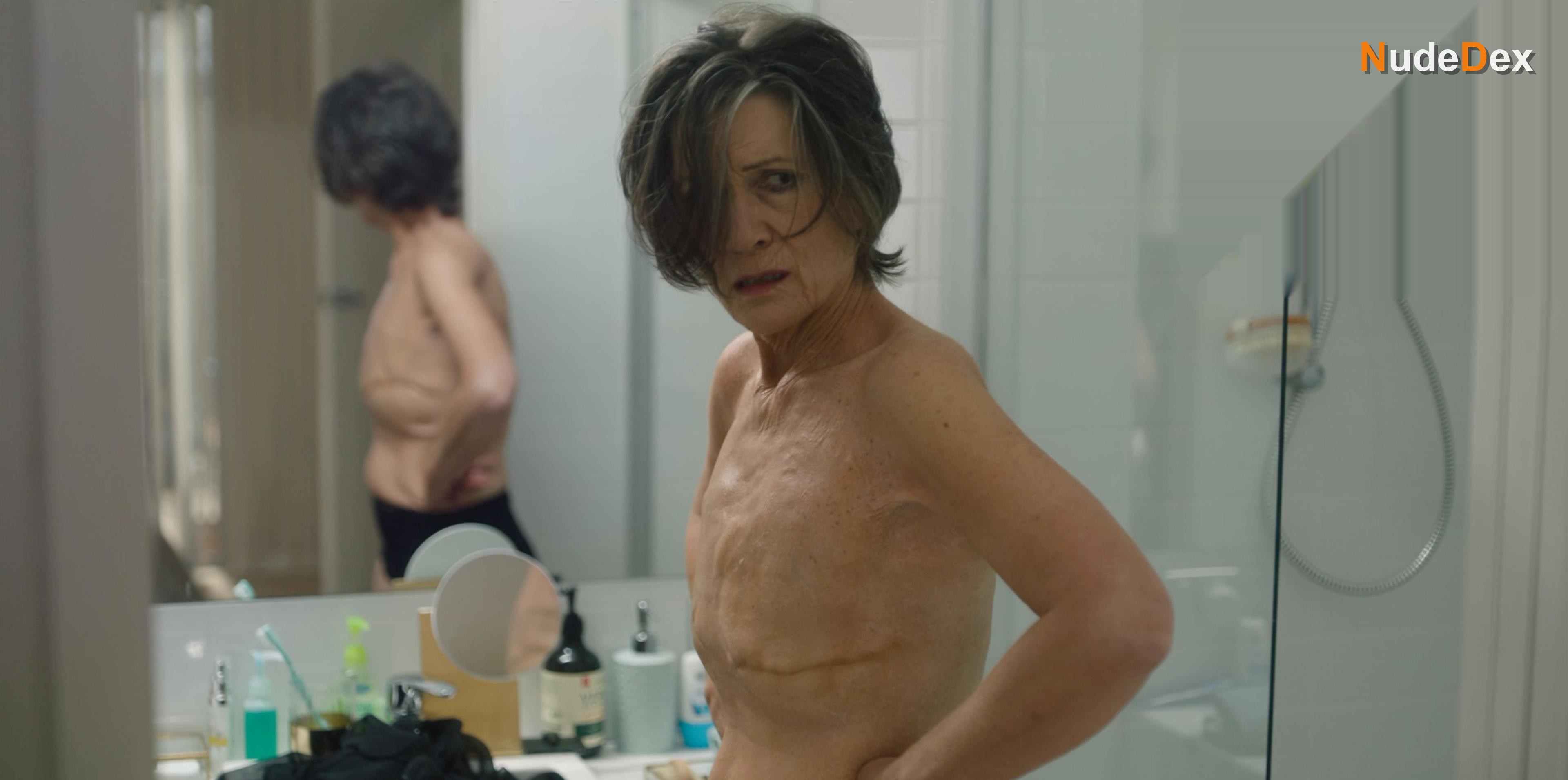 Harriet Walter in The End, photo 3