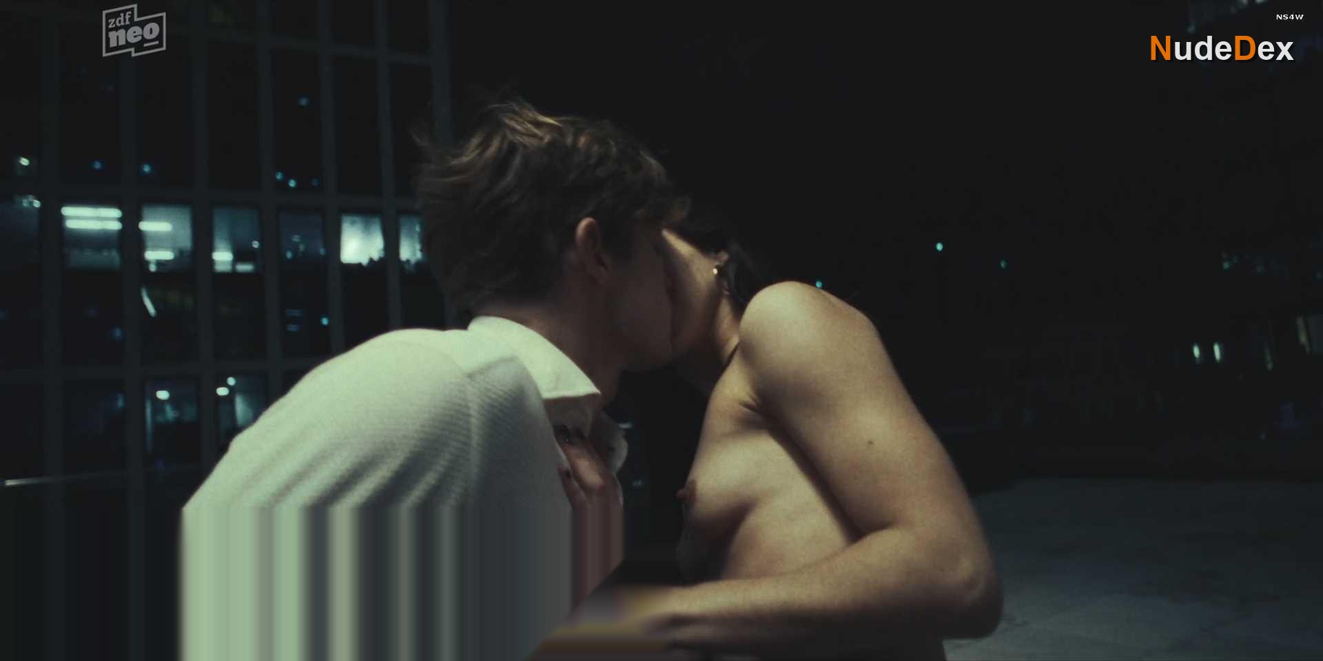 Havana Joy Josephine Braun in Love Sucks, photo 9