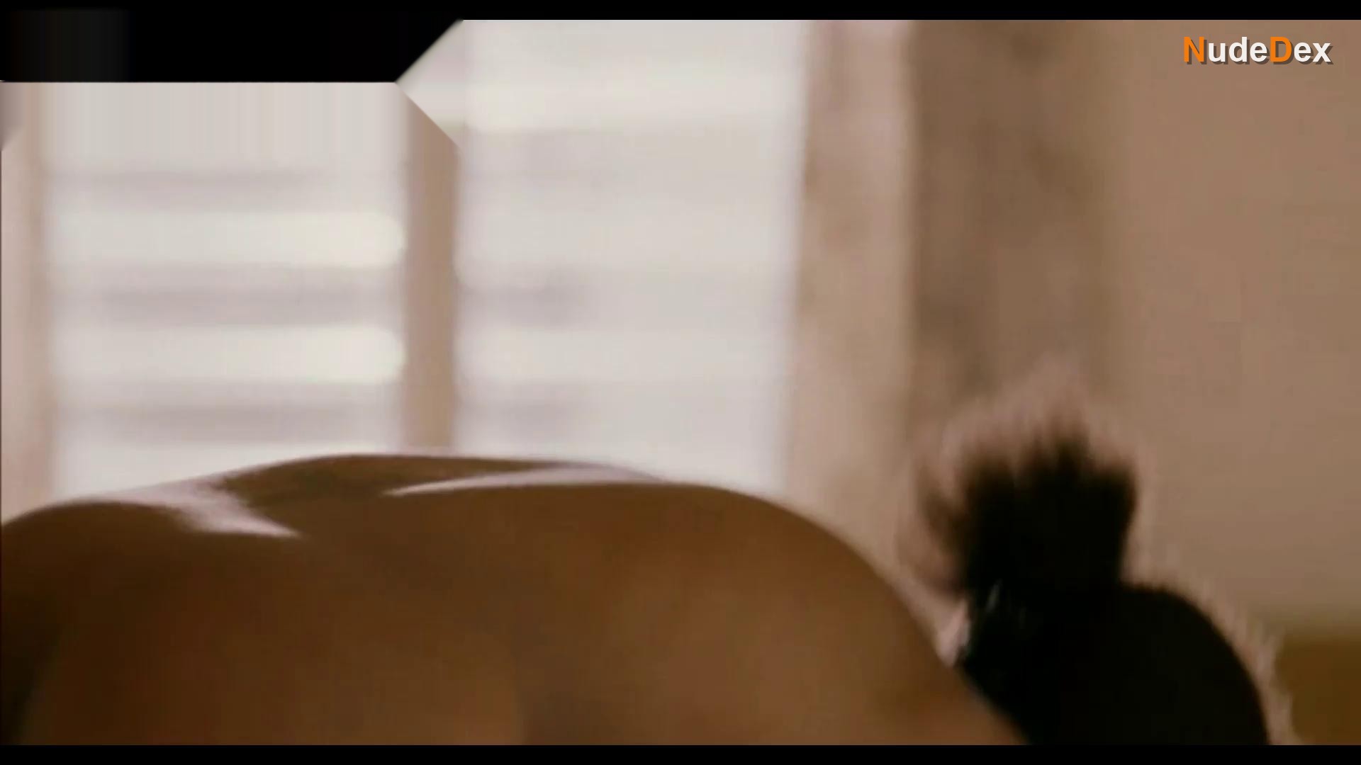 Hawa Essuman in Piano Solo, photo 3