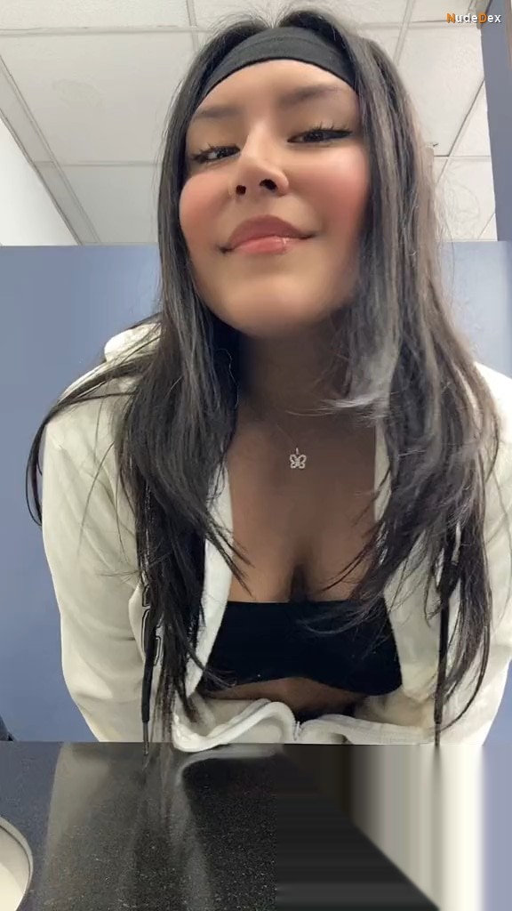 Haydee Arana in Hit, photo 8