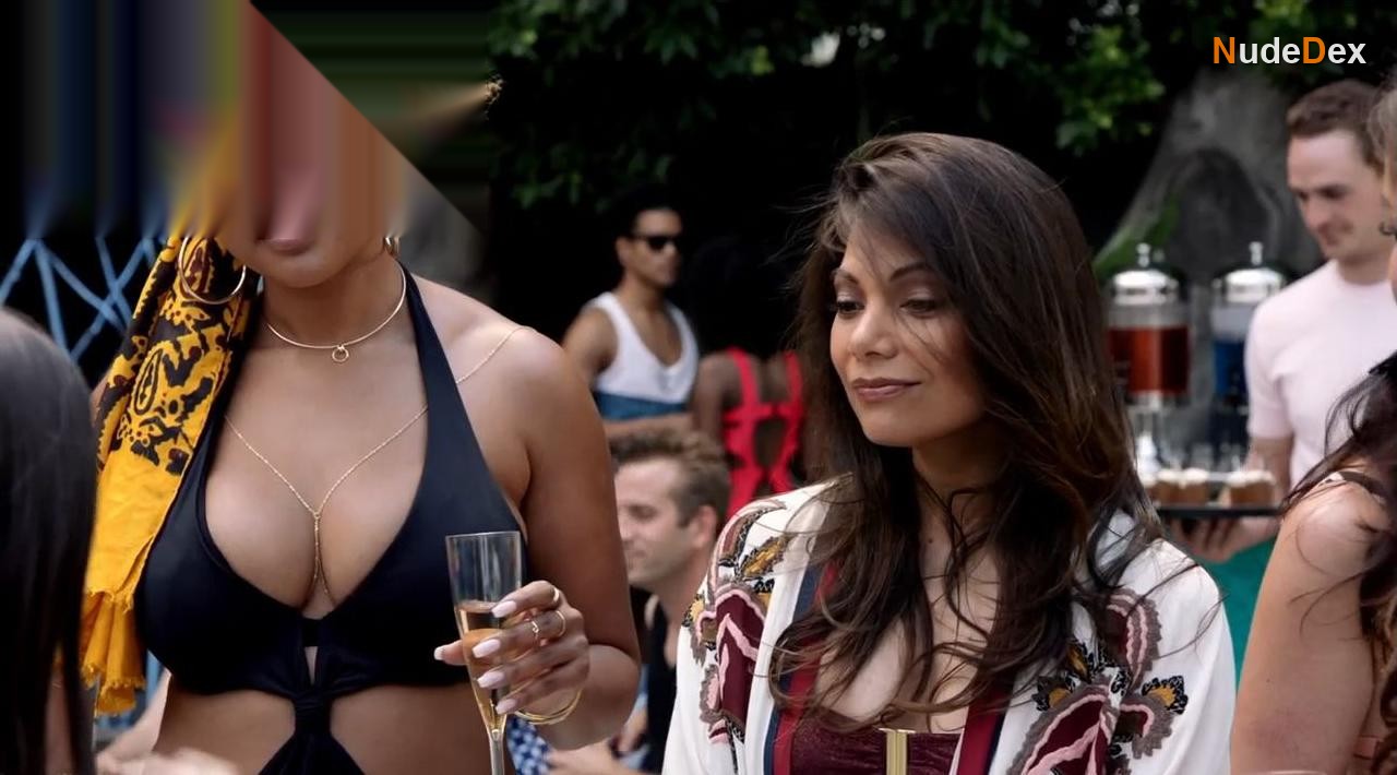 Hayley Marie Norman in Alone Together, photo 1