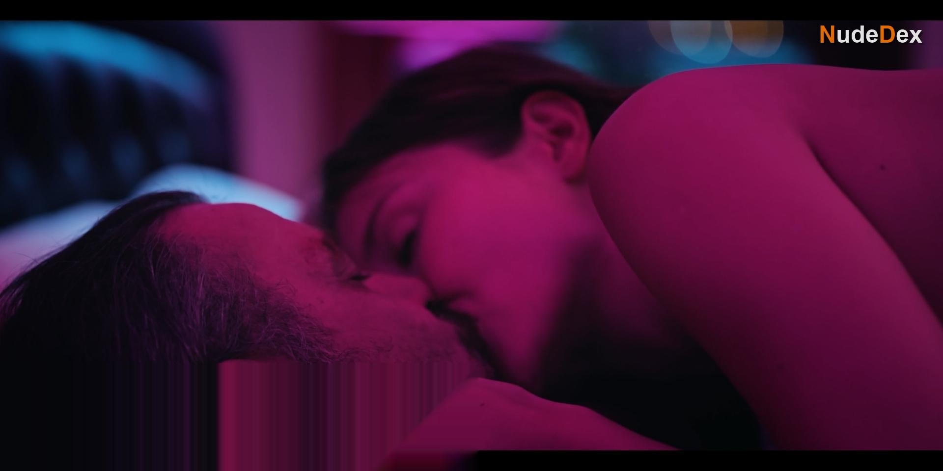 Hazal Subasi in 10 Days Of A Curious Man, photo 2