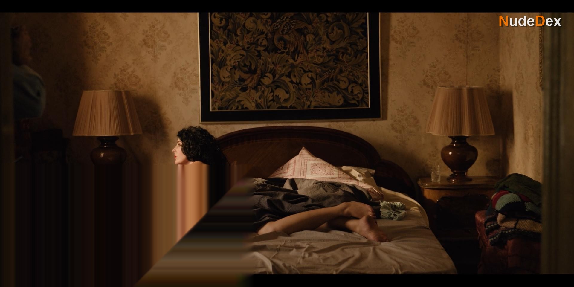 Hazal Subasi in 10 Days Of A Curious Man, photo 3