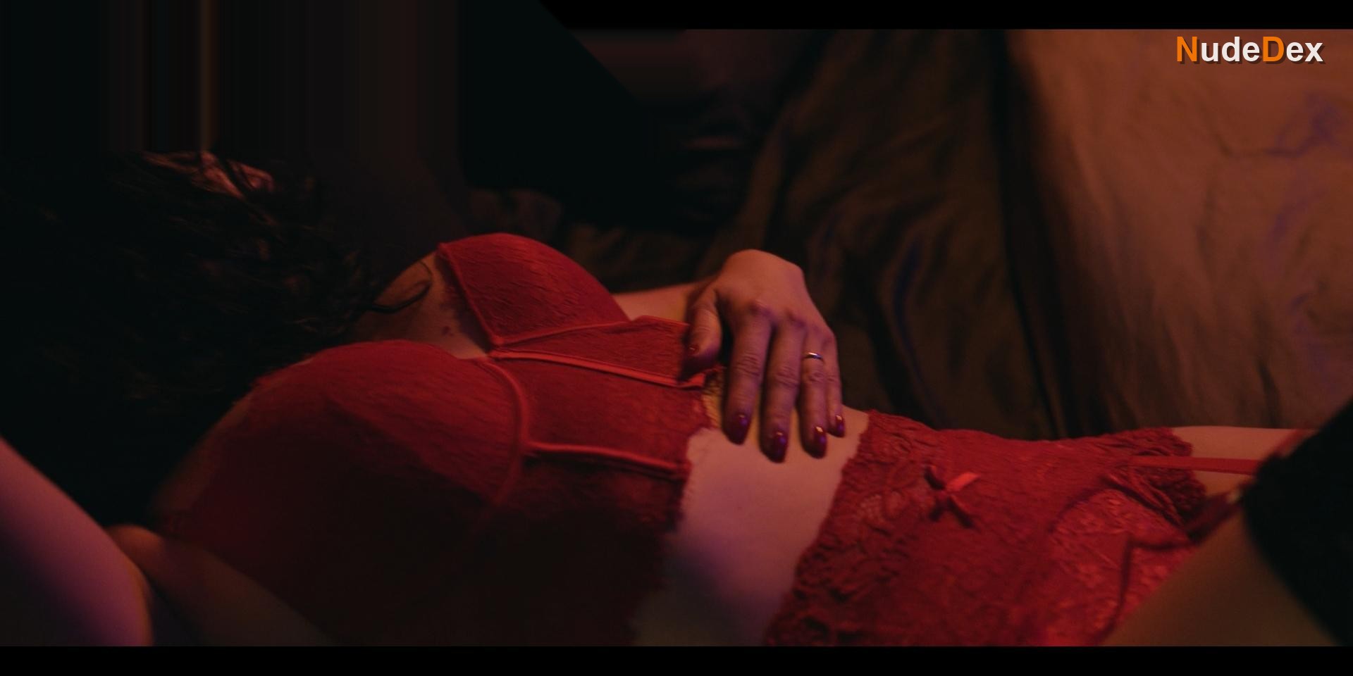 Hazal Subasi in 10 Days Of A Curious Man, photo 10